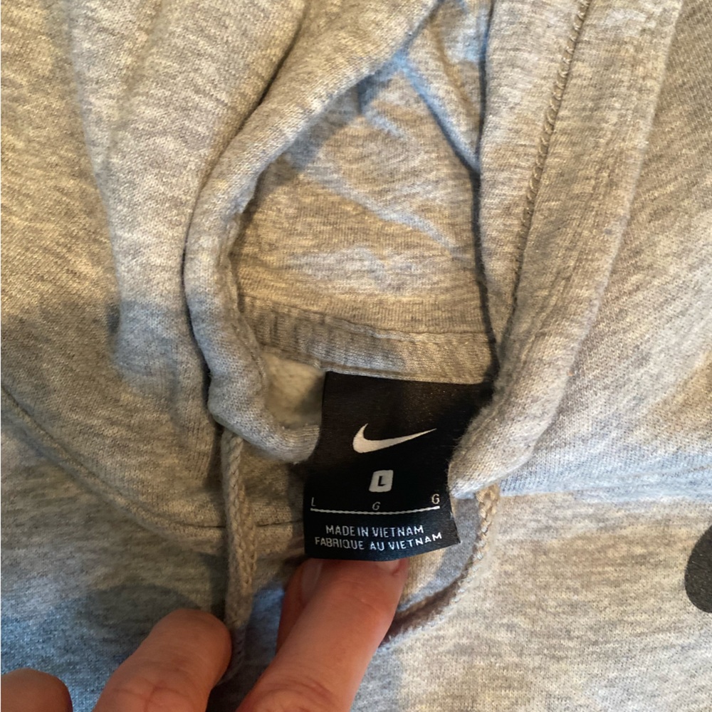 Men’s Nike Rigue Hoodie sweatshirt. Size large. Very gently worn